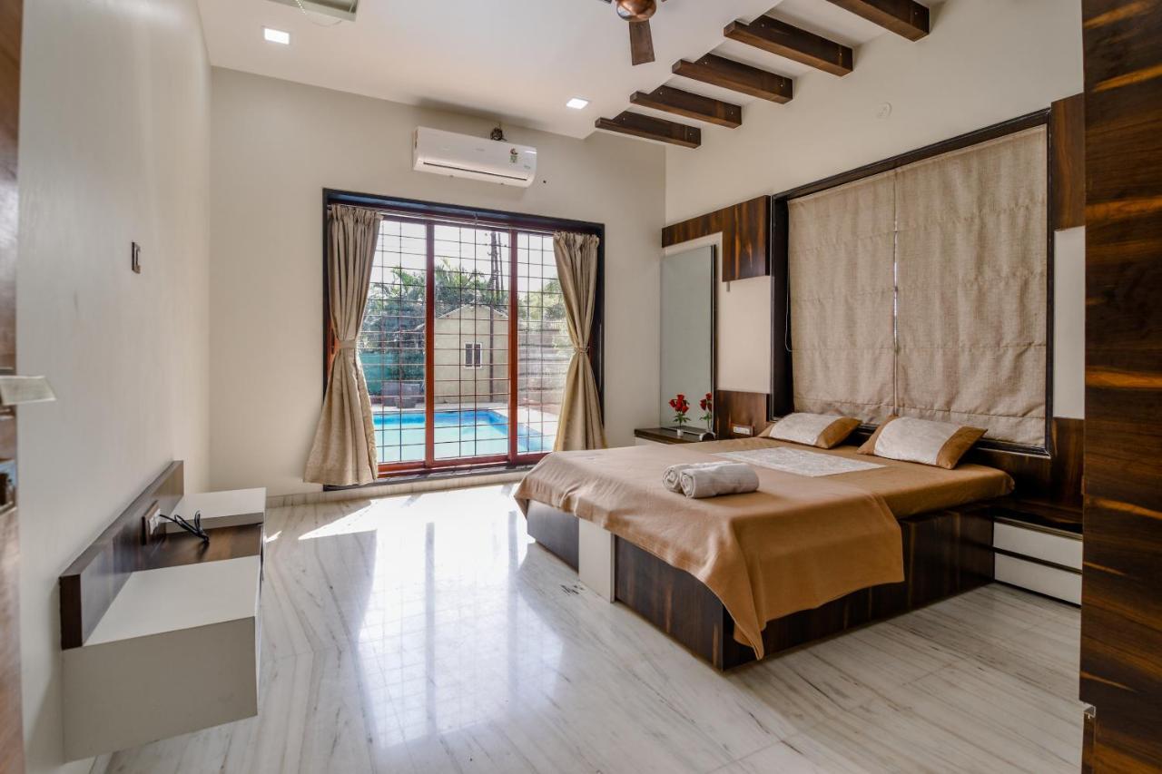 Lifeline Villas - Luxurious Taraangan 4 Mountain View Villa With Biggest Pool And Huge Open Area Lonavala Exteriör bild